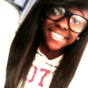 Meet your Posher, Alexis